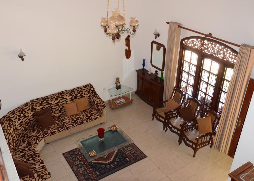 Gondolas Holiday Lanka Ragama Extérieur photo