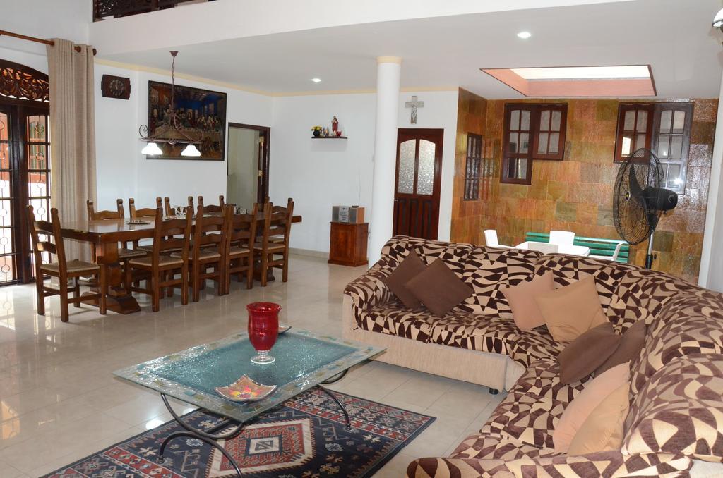Gondolas Holiday Lanka Ragama Extérieur photo